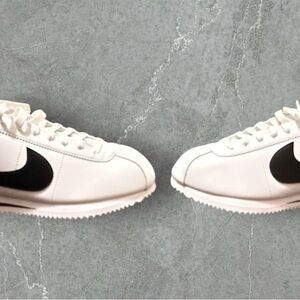 NIKE CORTEZ SZ 10 AUTHENTIC